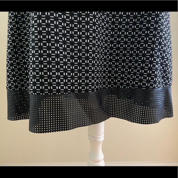 Pretty Black/Gray Skirt w/Faux Leather Bottom - Picture 3 of 4